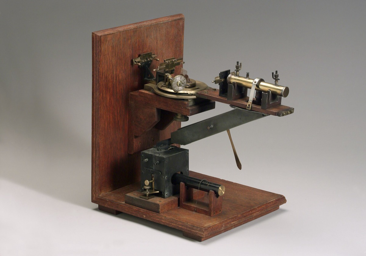 The Bragg X-ray spectrometer